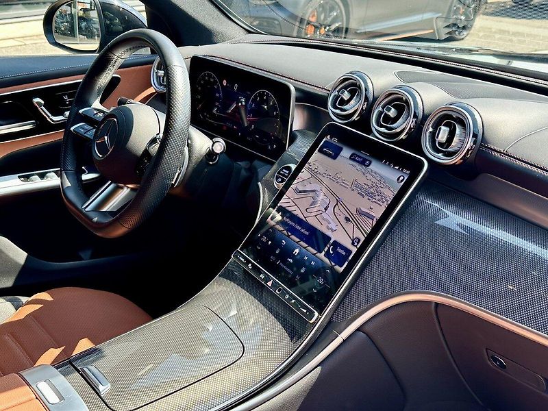 Mercedes-Benz GLC (2024) 200 4Matic Kupé AMG Line - fotka 13 z 27