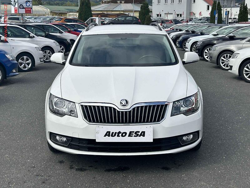 Škoda Superb (2014) 2.0 TDi, ČR, Bixen, autoAC - fotka 2 z 16