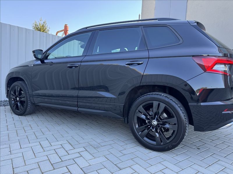Škoda Karoq 1,5 TSI DSG SPORTLINE DPH ČR - fotka 18 z 50