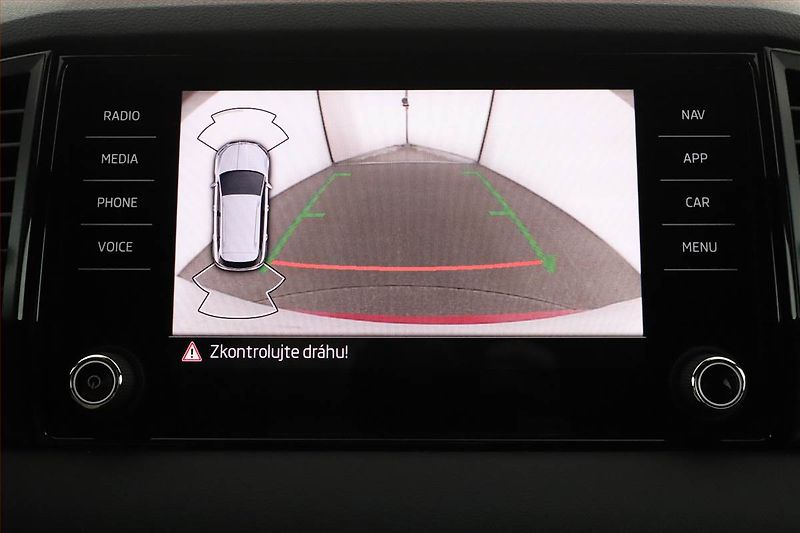 Škoda Karoq (2023) Sportline 1.5 TSI - fotka 14 z 20