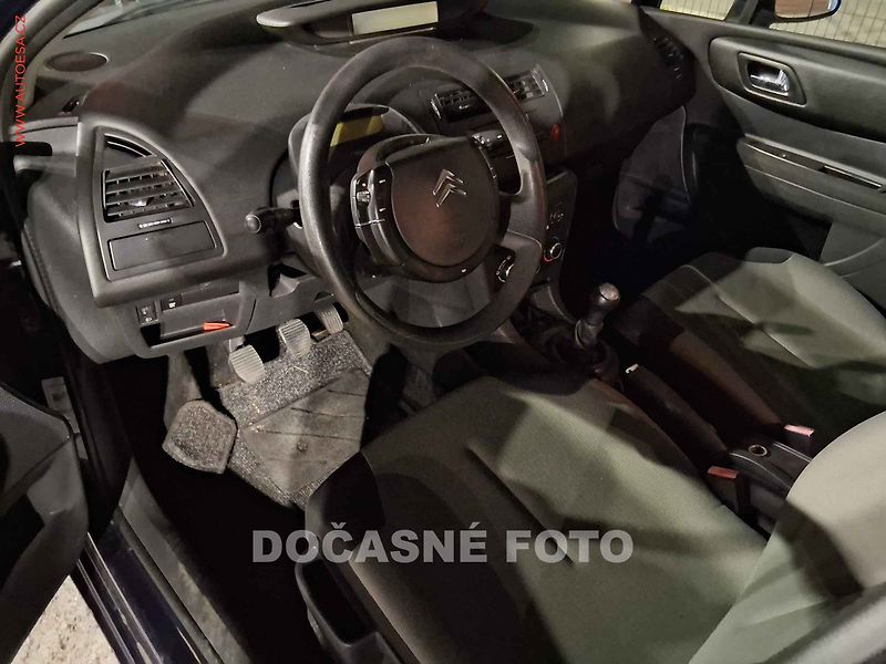 Citroën C4 (2007) 1.4i 16V, 2.maj, AC, temp - fotka 3 z 3