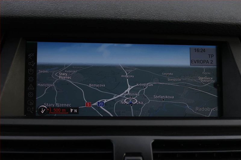 BMW X6 (2011) xDrive30d, 4X4, Automat, Kůže - fotka 16 z 20