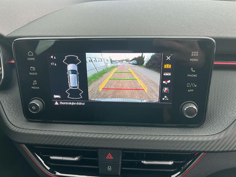 Škoda Kamiq (2026) 1.0 TSI 85 KW DSG Monte Carlo - fotka 14 z 27