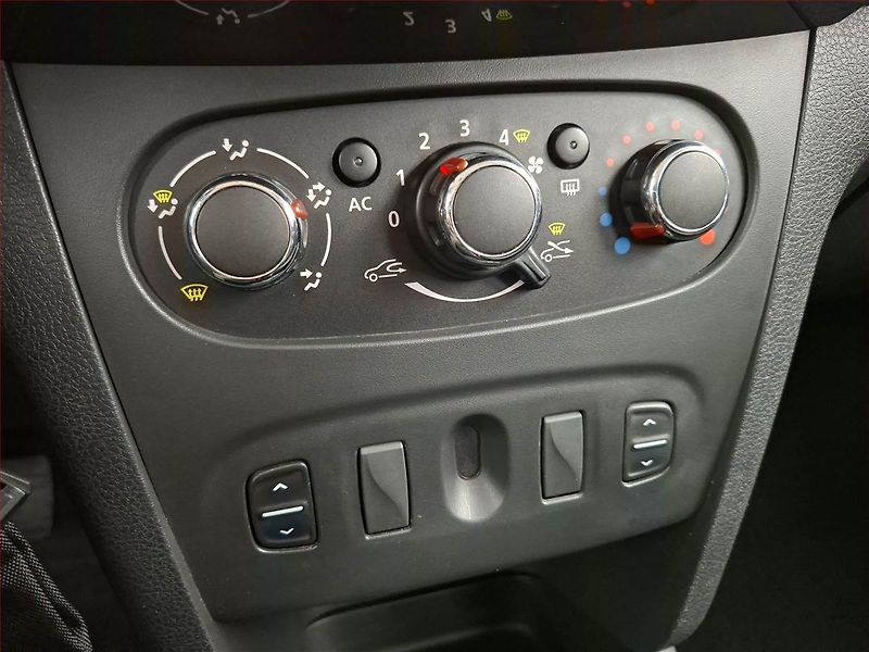 Dacia Logan (2014) 0.9 TCe, Park. senzory - fotka 14 z 14