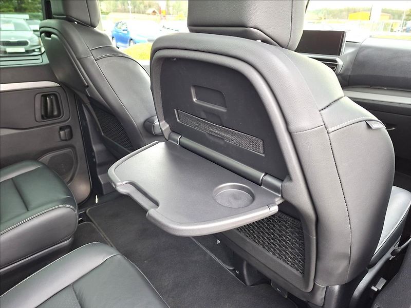 Citroën SpaceTourer 2,0 BlueHDi 180 EAT8 SHINE XL - fotka 34 z 36