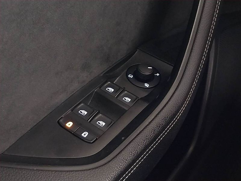 Škoda Superb (2022) Sportline 2.0 TDI - fotka 20 z 22