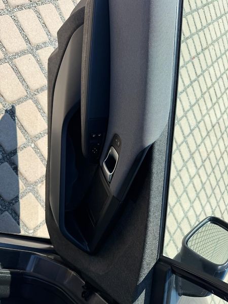 BMW i3 i3S 135KW ELEKTRO - fotka 17 z 20