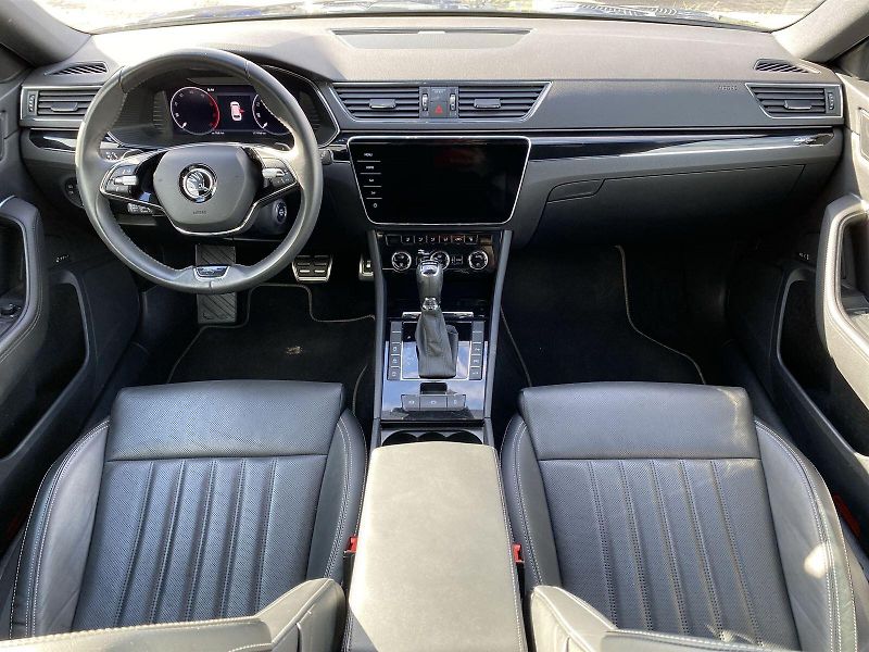 Škoda Superb (2023) Combi 2.0 TDI 4x4 DSG L&K - fotka 5 z 37