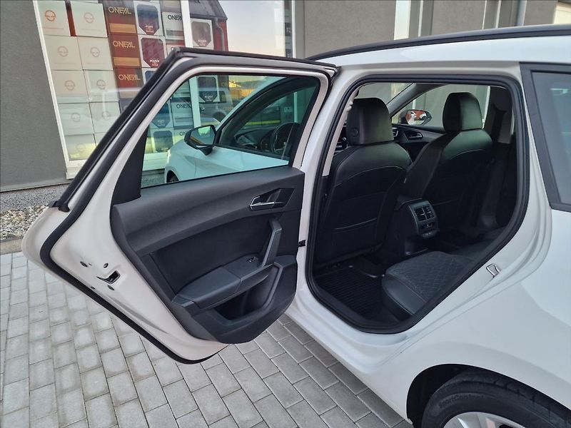 Seat Leon 2.0TDI 110kW DSG FR ST,1.Maj - fotka 18 z 50