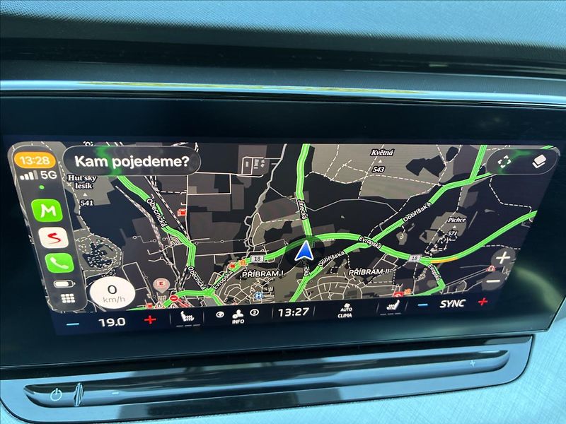 Škoda Octavia 2,0 TDI TAŽNÉ KEYLESS - fotka 24 z 31