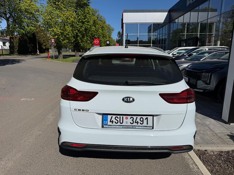 Kia Ceed 1.4 CVVT Comfort - fotka 9 z 10