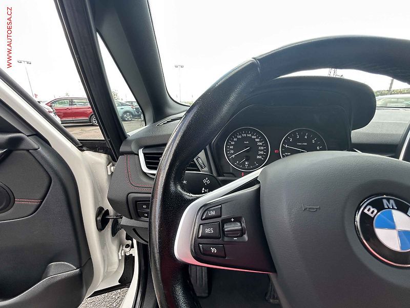 BMW Řada 2 (2016) 1.5i, ČR, autoAC, temp - fotka 18 z 19