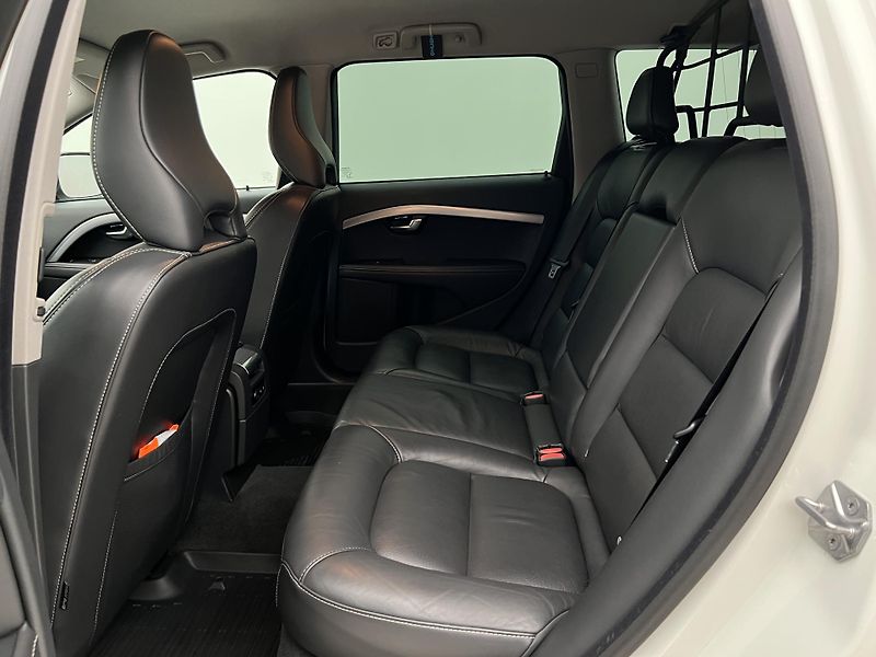 Volvo XC70 D4 SUMMUM AUT  - fotka 6 z 40