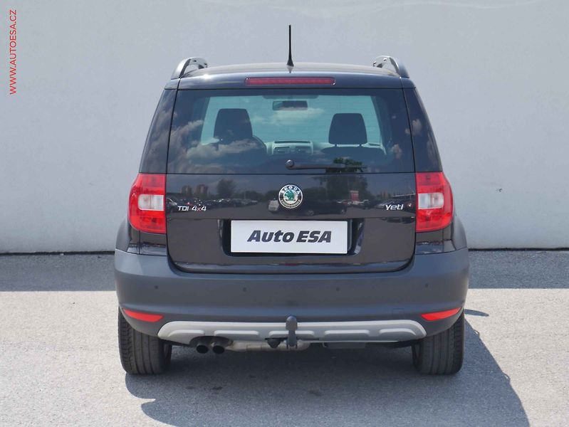 Škoda Yeti (2012) 2.0 TDi 4x4, AC, TZ, park - fotka 5 z 13