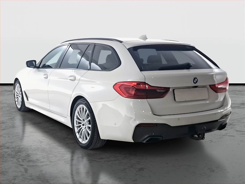 BMW Řada 5 (2019) M Sport 530d xDrive - fotka 4 z 23