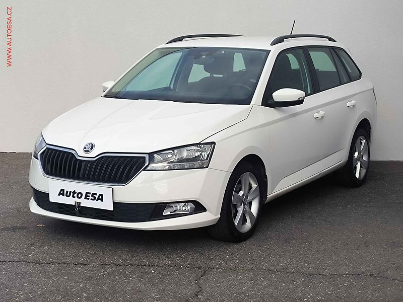 Škoda Fabia (2022) 1.0 TSi, 1.maj,ČR, Ambition - fotka 3 z 21