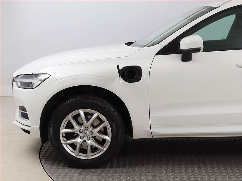 Volvo XC60 (2017) T8 Twin Engine - fotka 23 z 24