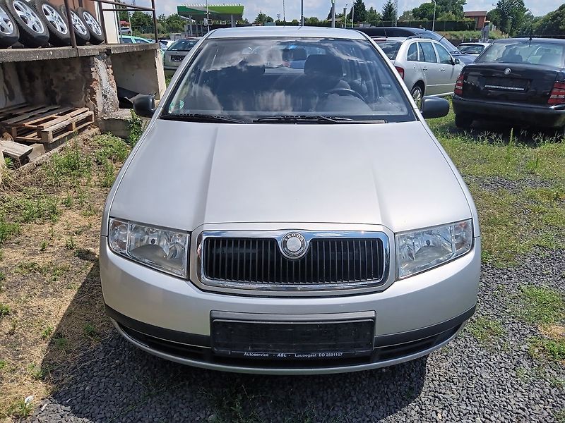 Škoda Fabia 1.2 HTP Classic Combi - fotka 8 z 21