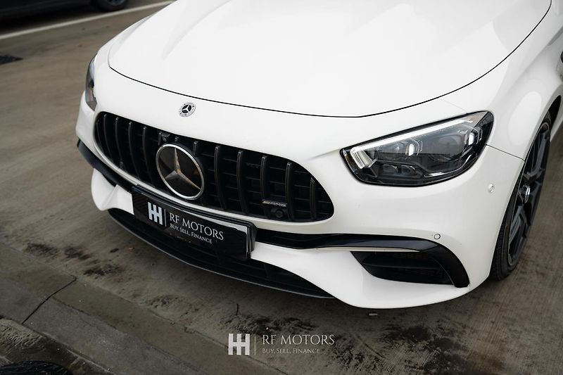 Mercedes-Benz Třídy E (2022) AMG E63 S 4MATIC 450kW - fotka 8 z 56