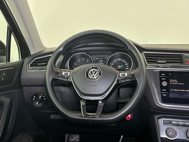 Volkswagen Tiguan Trendline DSG - fotka 18 z 27