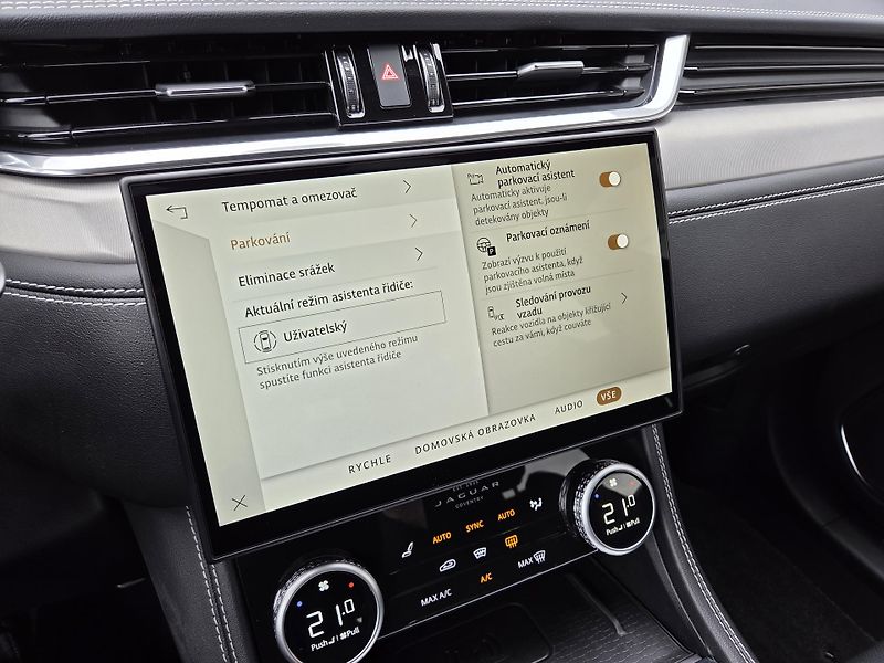 Jaguar F-Pace D300 ED90th HUD PANO ZÁR-2030 - fotka 39 z 48