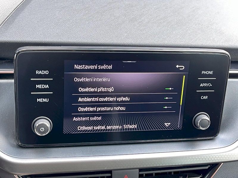 Škoda Kamiq (2024) 1.5 TSI 110 kW DSG Style Plus - fotka 16 z 32