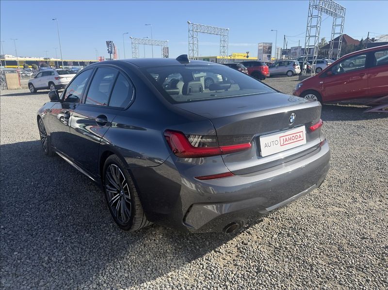 BMW Řada 3 2,0 330i, M-sport,X-drive,CZ, - fotka 8 z 33