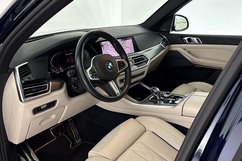 BMW X5 M50i - fotka 6 z 30
