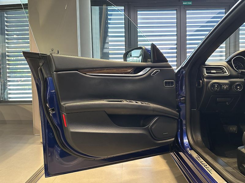 Maserati Ghibli (2018) SQ4 430HP - fotka 11 z 19