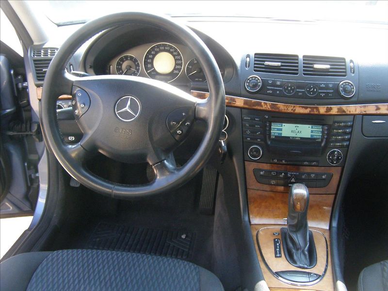 Mercedes-Benz Třídy E 2,2   SLEVA - fotka 17 z 26