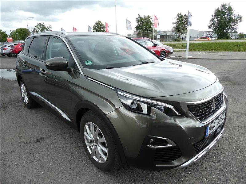 Peugeot 5008 2,0 HDi 110kW Allure serviska - fotka 1 z 41