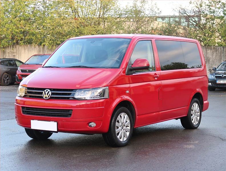 Volkswagen Multivan (2013) Comfortline 2.0 TDI 4Motion - fotka 2 z 24