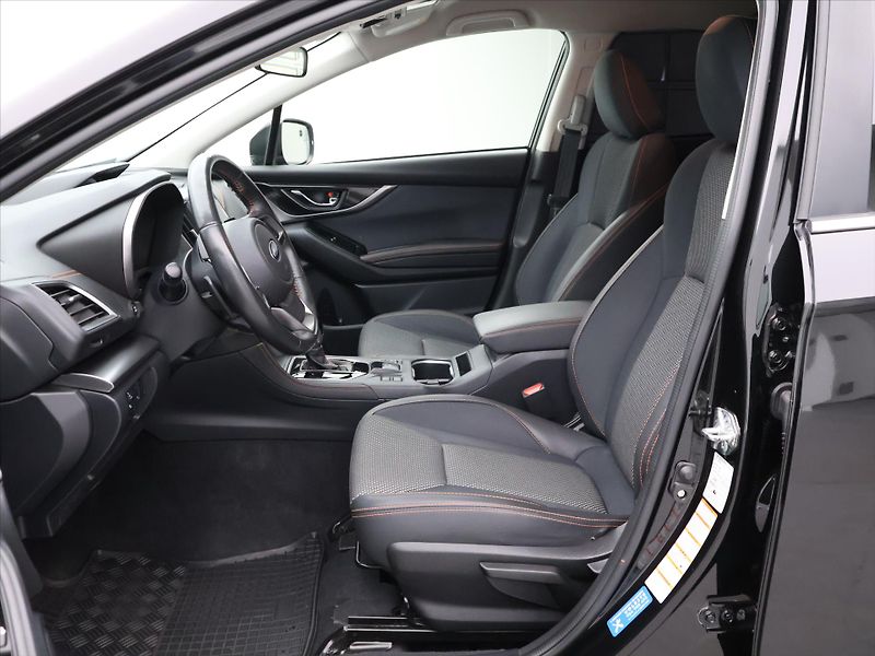Subaru XV 2,0 e-Boxer 110kW Active Klima - fotka 11 z 38