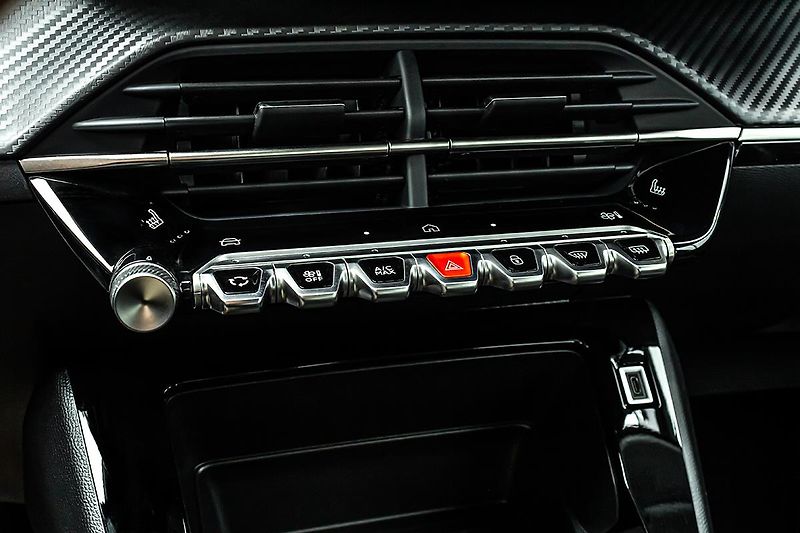 Peugeot 208 (2026) 1,2   STYLE Turbo 100 MAN6 - fotka 15 z 18