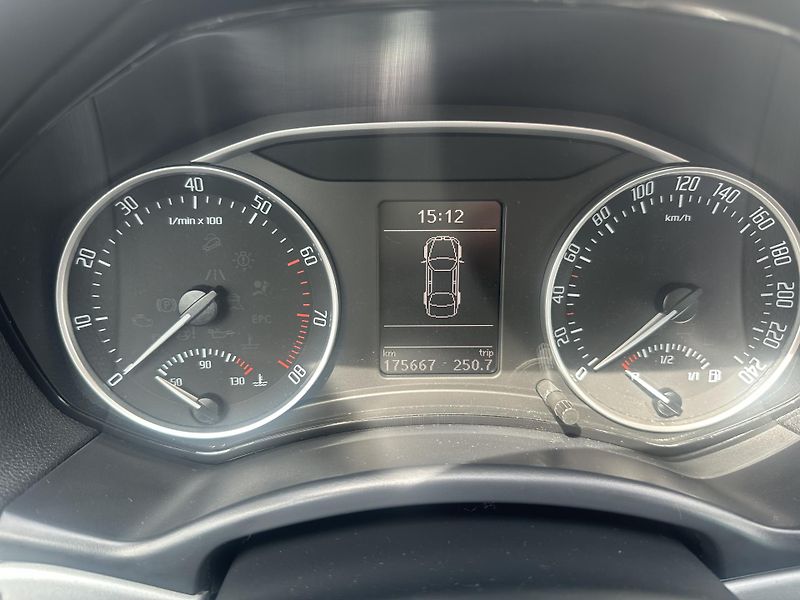 Škoda Octavia (2012) 1.2TSI DSG - fotka 20 z 25