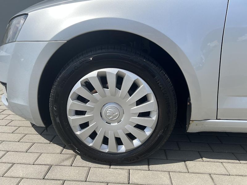 Škoda Octavia (2014) 1,6TDi CR 77kW AMBITION - fotka 33 z 33