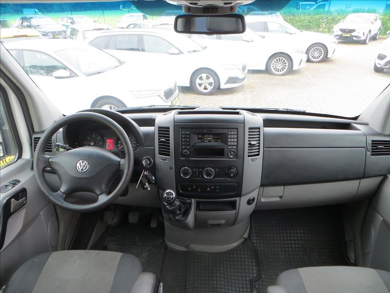 Volkswagen Crafter 2,0 TDI L3H3 5míst TZ Nez.top - fotka 23 z 23