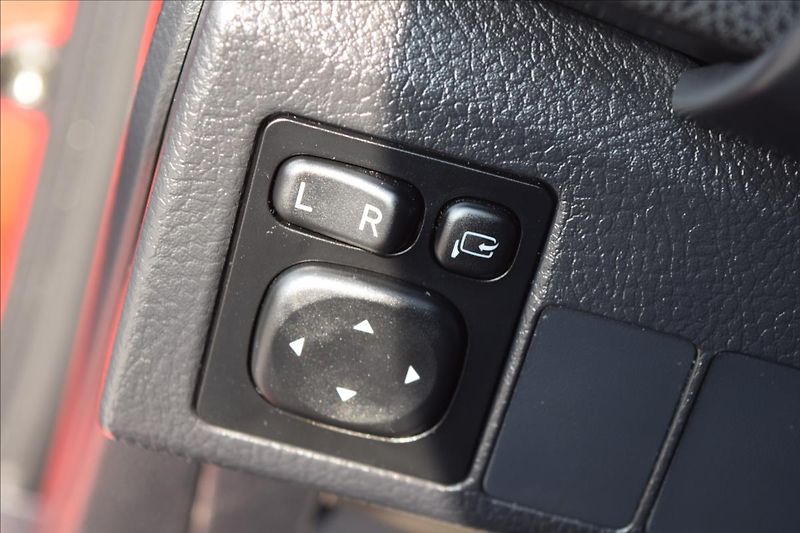 Toyota Auris 1,2 i 85KW XENONY AUTOMAT ALU - fotka 33 z 55