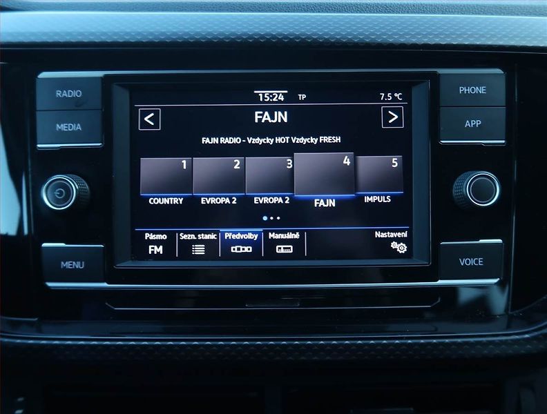 Volkswagen T-Cross (2019) Life 1.6 TDI, ČR,1.maj - fotka 12 z 16