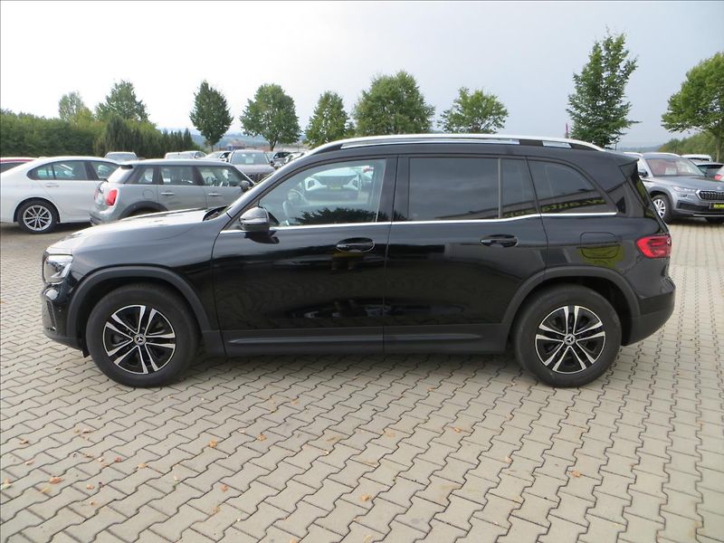 Mercedes-Benz GLB 2,0 200d 4Matic DCT 110kW ČR - fotka 4 z 23
