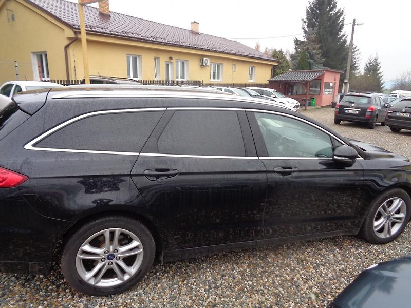 Ford Mondeo 2,0 - fotka 7 z 16