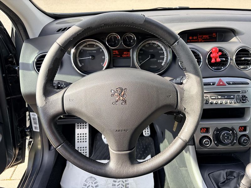 Peugeot 308 SW 1.6i PANORAMA LPG - fotka 11 z 27