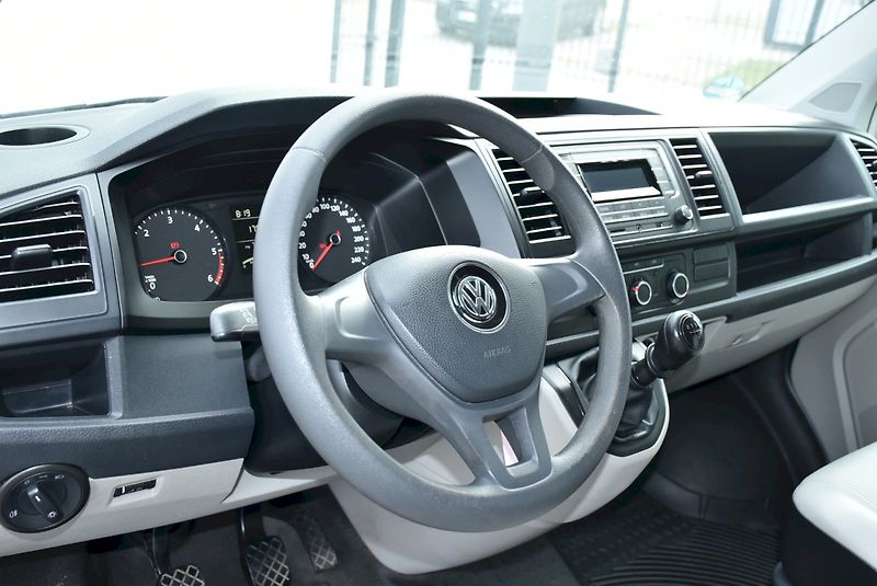 Volkswagen Transporter (2016) 2.0 TDI 75kW 9 Míst - fotka 15 z 26