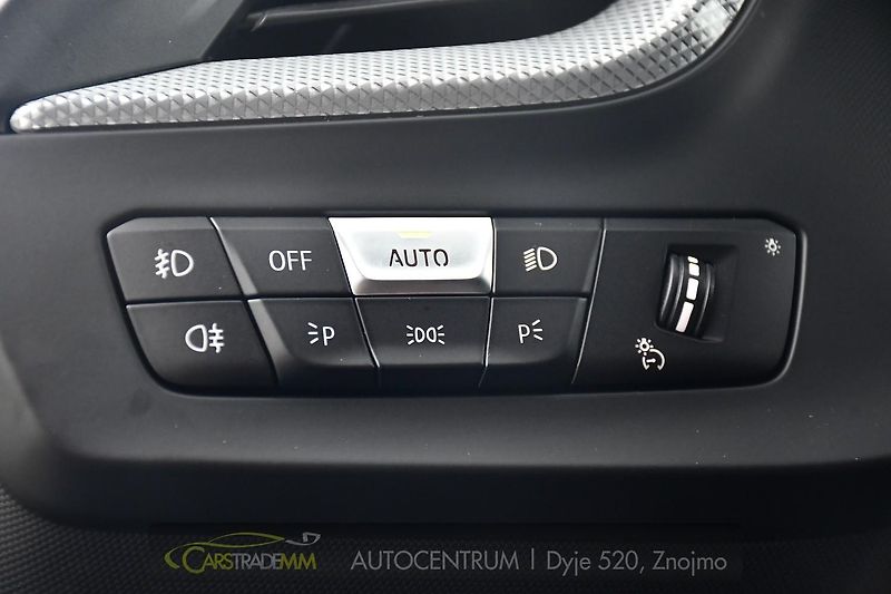 BMW Řada 2 218d M-SPORT 1M ČR HUD - fotka 23 z 46