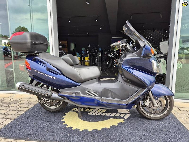Suzuki Burgman 650 (2002) - fotka 3 z 22
