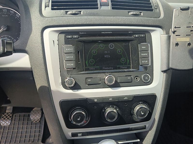 Škoda Octavia 1.9 TDI PD DPF Ambiente Combi - fotka 13 z 21