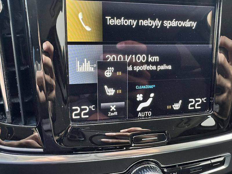 Volvo V90 CC D4 AWD/TZ/pneu REZERVACE - fotka 35 z 50