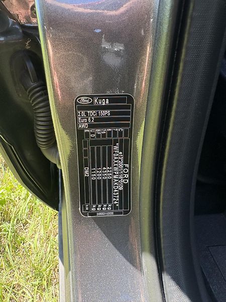Ford Kuga (2019) Titanium 2.0 TDCi 4X4  - fotka 14 z 37