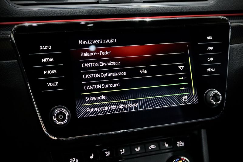 Škoda Superb 3 2.0 TSI 162 kW DSG Sportline - fotka 44 z 48