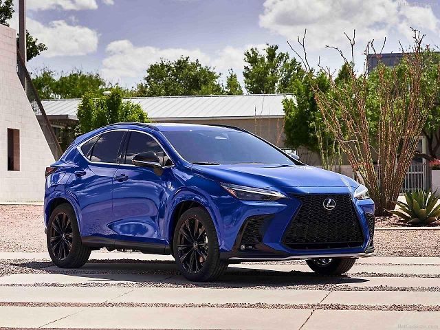 Lexus NX.
